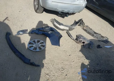 2014 Toyota Corolla Le Eco z USA, uszkodzony, nr VIN 2T1BPRHE3EC118713